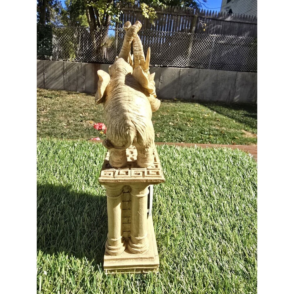 Standing Elephants Clock Mantle Free Standing Ivory Resin 10" Battery Operated - Picture 9 of 15
